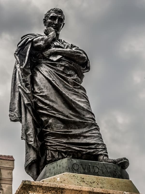 Памятник Овидию