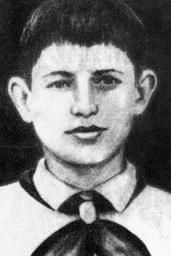 Махмуд Эсамбаев в детстве