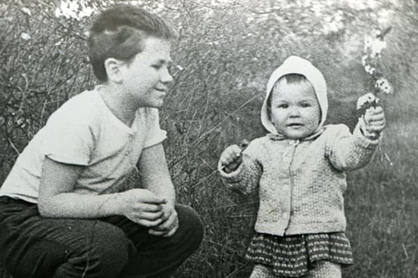 Анна и Сергей Литвиновы в детстве