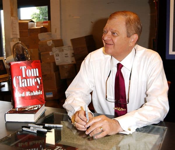 Том Клэнси и его книга "Красный кролик"