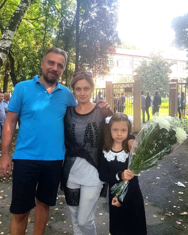 Карина Мишулина с семьей