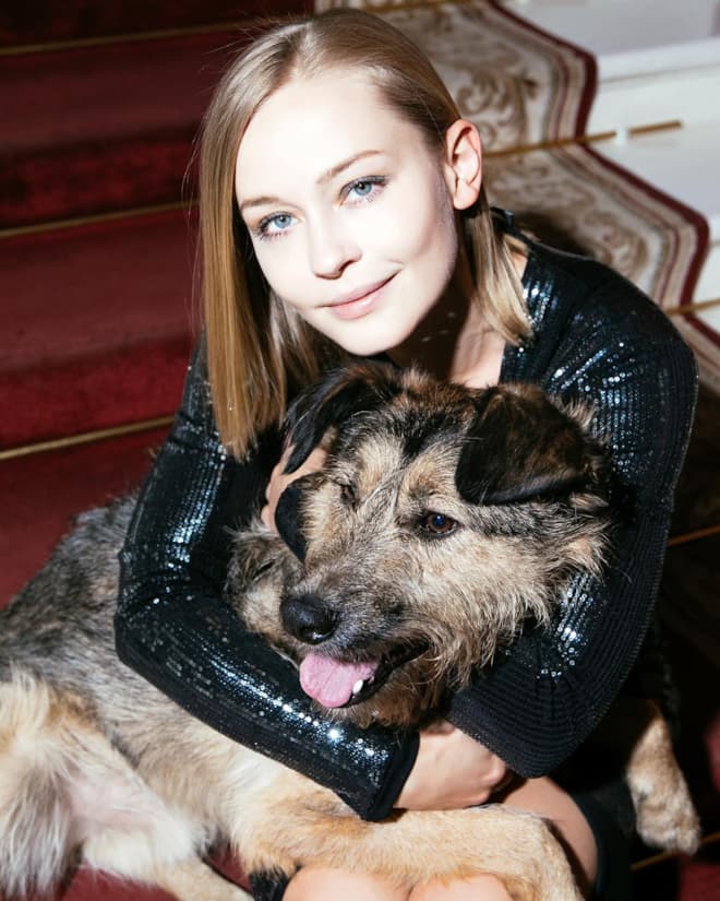 Юлия Пересильд с собакой
