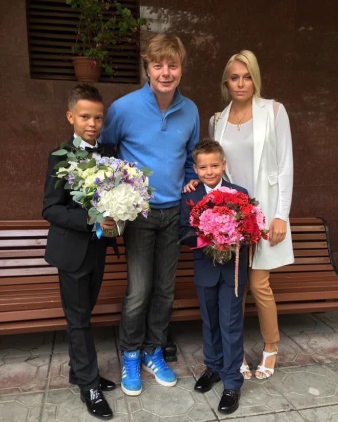 Андрей Григорьев-Аполлонов и Мария Банкова с сыновьями