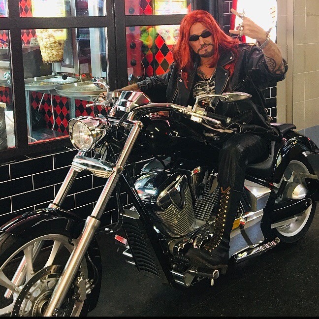 Никита Джигурда на мотоцикле