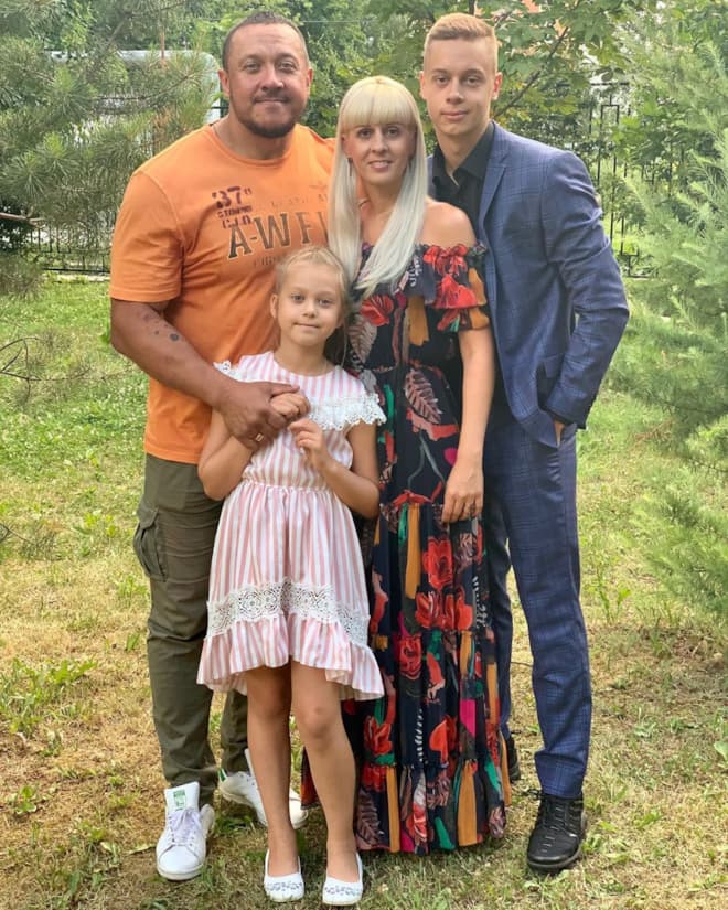 Михаил Кокляев с семьей