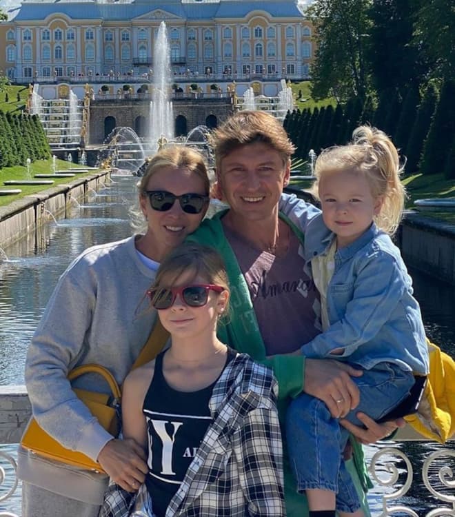 Алексей Ягудин с семьей
