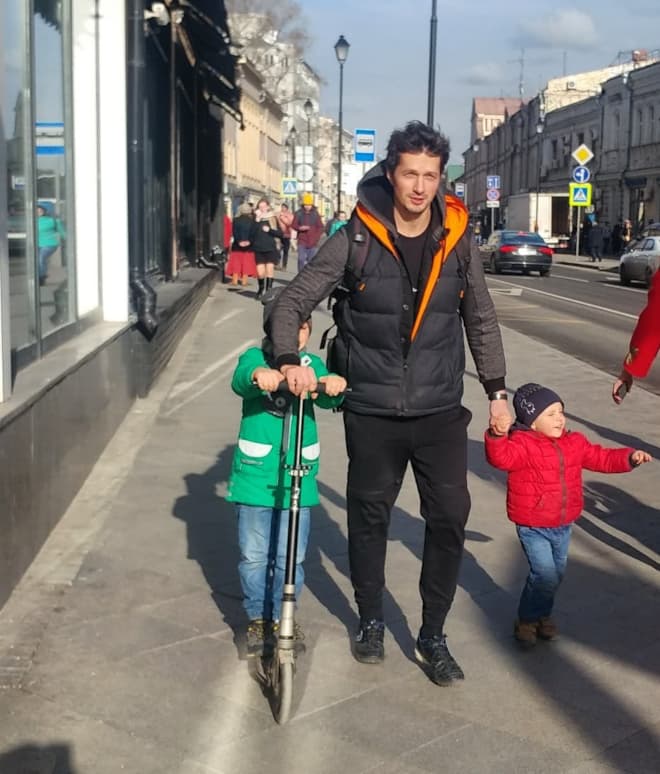 Дмитрий Гудочкин с детьми