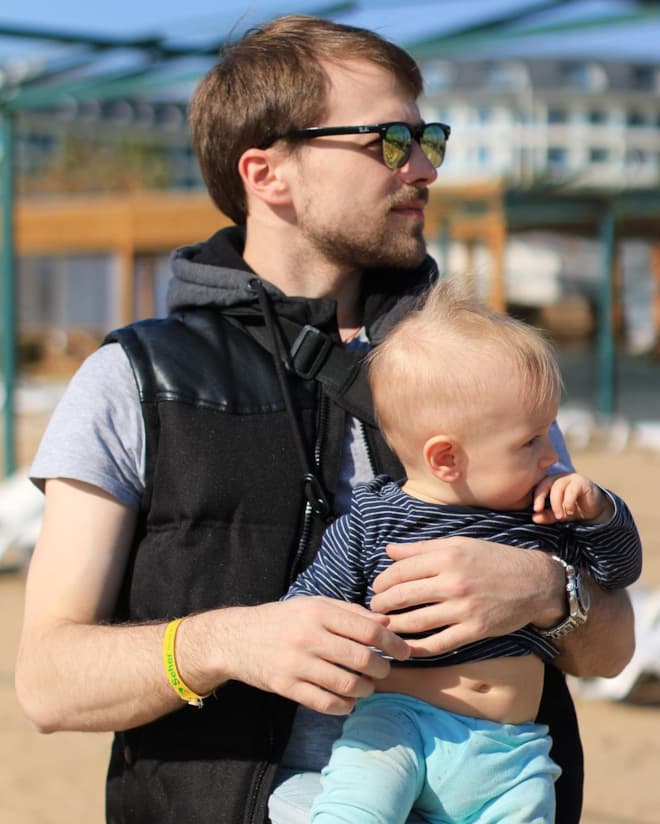 Артем Крылов с сыном