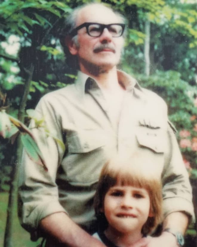 Джонни Ли Миллер в детстве с отцом