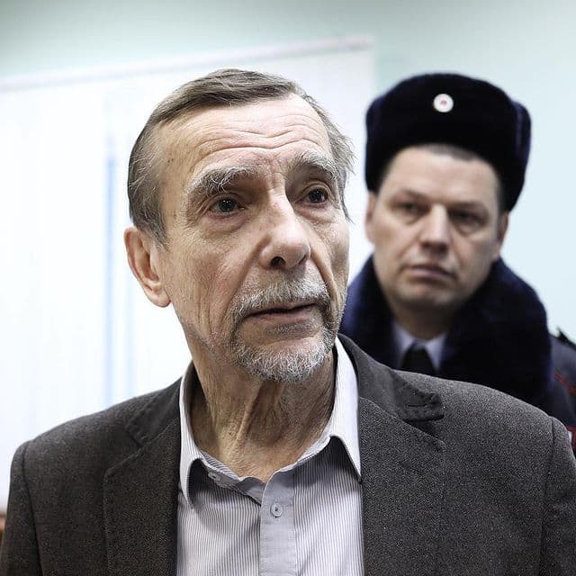 Политический деятель Лев Пономарев