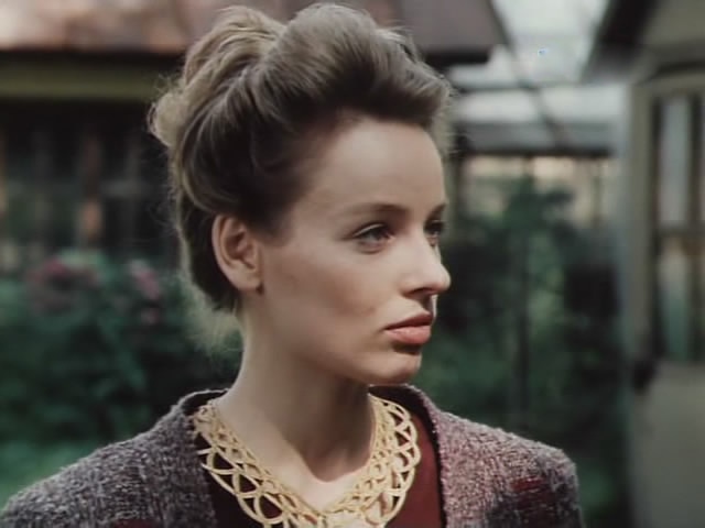 Жанна Эппле в фильме «Белые одежды»