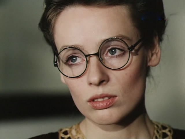 Жанна Эппле в фильме «Белые одежды»