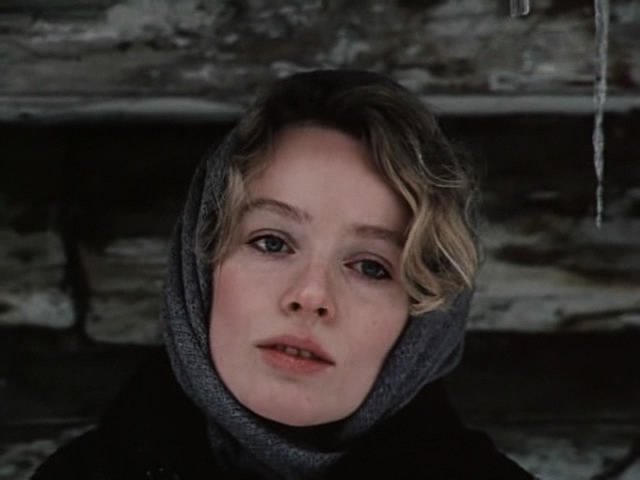 Жанна Эппле в фильме «Белые одежды»