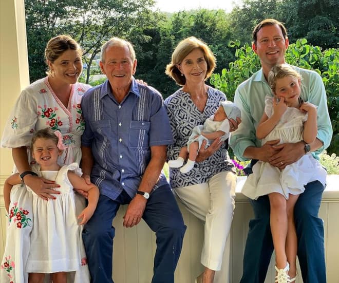 Джордж Буш — младший с семьей