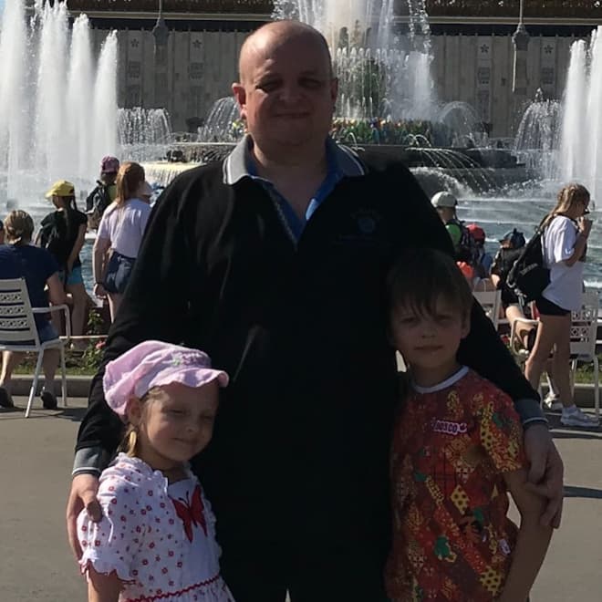 Артем Фадеев с детьми