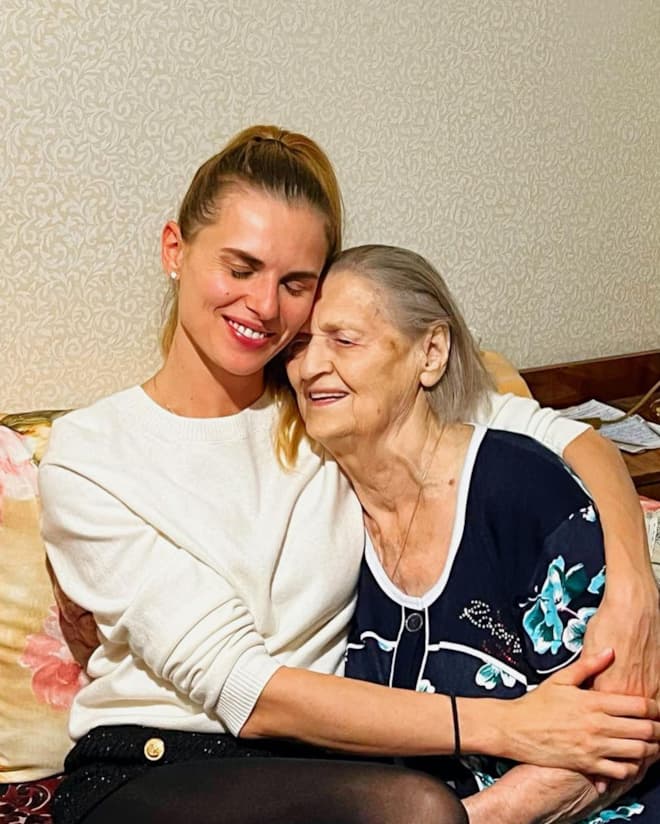 Нелла Стрекаловская и ее бабушка