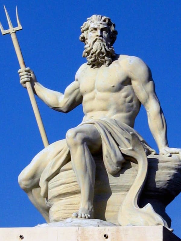 Статуя Посейдона