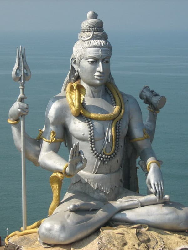Статуя Шивы
