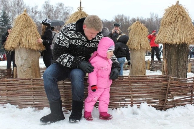 Алексей Кузнецов с крестницей