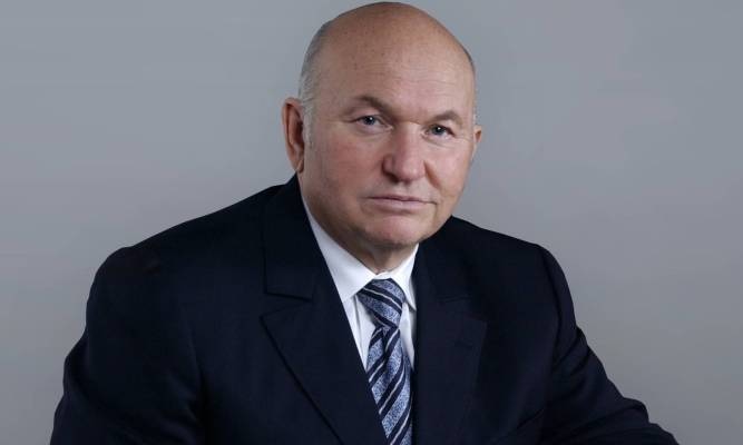 Юрий Лужков Юрий Лужков