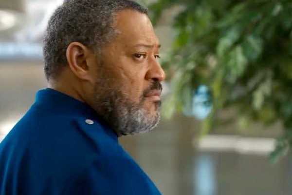 Актёр Лоуренс Фишборн в фильме "Пассажиры" (2016)