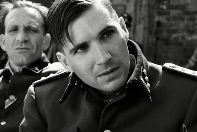 Фильм «Список Шиндлера»: актер Рэйф Файнс в роли Амона Гёта