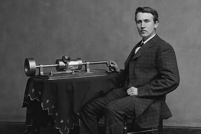 Томас Эдисон с фонографом