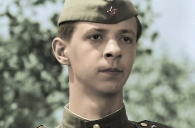 Фильм «В бой идут одни "старики"»: актер Сергей Иванов в роли лейтенанта Александрова Фильм «В бой идут одни "старики"»: актер Сергей Иванов в роли лейтенанта Александрова