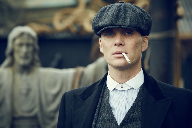 Сериал «Острые козырьки»: актер Киллиан Мерфи в роли Томаса Шелби Сериал «Острые козырьки»: актер Киллиан Мерфи в роли Томаса Шелби