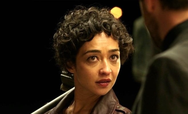 Сериал «Плохие»: актриса Рут Негга в роли Никки Сериал «Плохие»: актриса Рут Негга в роли Никки