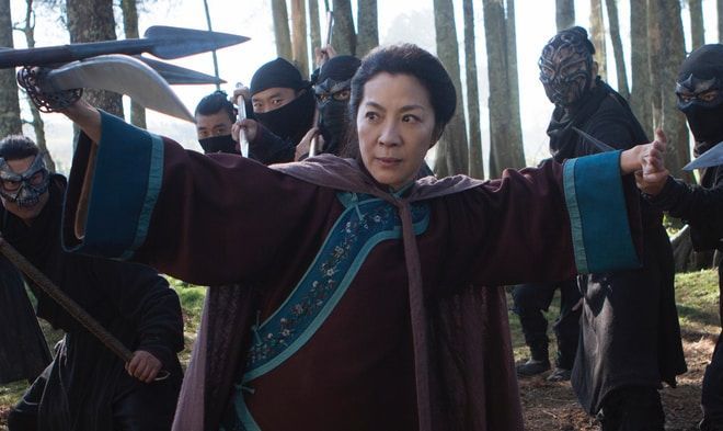Сериал «Звездный путь»: актриса Мишель Йео в роли Филиппы Джорджиу Сериал «Звездный путь»: актриса Мишель Йео в роли Филиппы Джорджиу