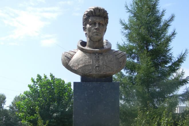 Памятник Валерию Рюмину в Комсомольске-на-Амуре
