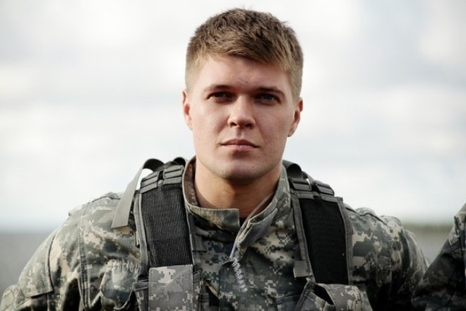 Антон Гуляев в сериале «Морские дьяволы» Антон Гуляев в сериале «Морские дьяволы»