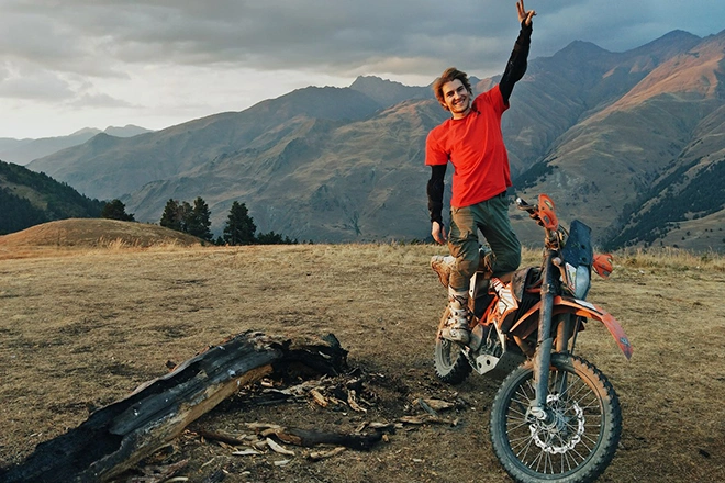 Виталий Раскалов на мотоцикле