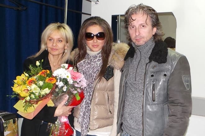 Владимир Шурочкин с женой Оксаной и Нюшей