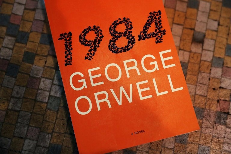 "1984" "1984"