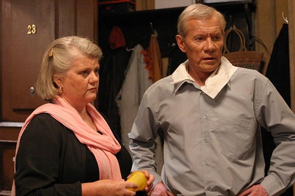 Михаил Жигалов и Ирина Муравьева в сериале "Не родись красивой" Михаил Жигалов и Ирина Муравьева в сериале "Не родись красивой"