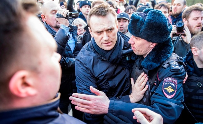 Задержание Алексея Навального на акции против коррупции на Тверской улице Задержание Алексея Навального на акции против коррупции на Тверской улице