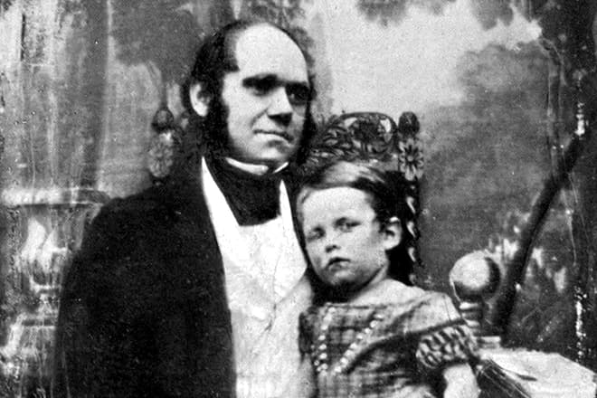 Чарльз Дарвин с дочкой