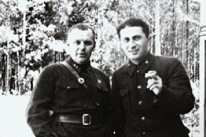 Николай Власик и Яков Сталин (Джугашвили)