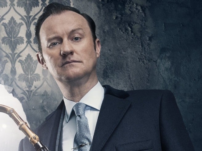 Сериал «Шерлок» актёр Марк Гэтисс в роли Майкрофта Холмса Сериал «Шерлок» актёр Марк Гэтисс в роли Майкрофта Холмса