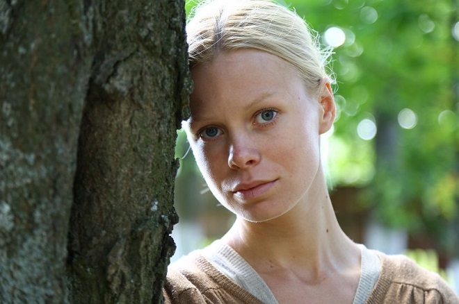 Сериал «Плюс Любовь»: актриса Евгения Осипова в роли Любы Никитиной Сериал «Плюс Любовь»: актриса Евгения Осипова в роли Любы Никитиной