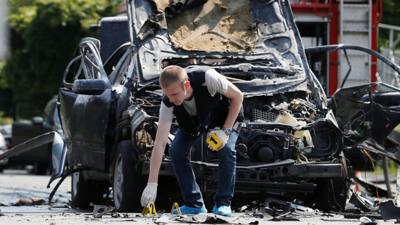Взрыв авто главы ГУР Минобороны Украины Максима Шаповала в Киеве - фото Взрыв авто главы ГУР Минобороны Украины Максима Шаповала в Киеве - фото