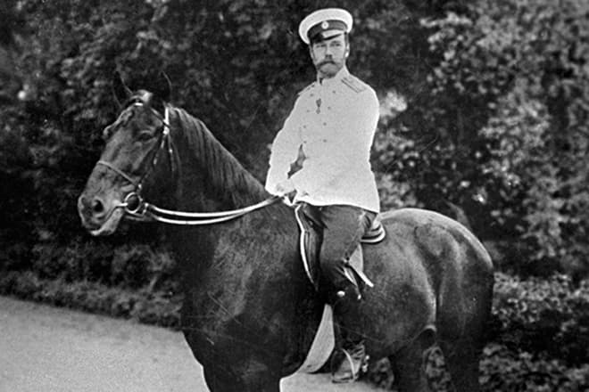 Николай II на коне