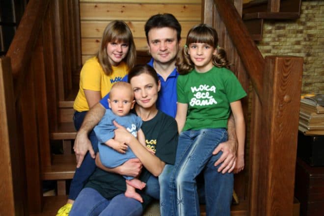 Тимур Кизяков с семьей