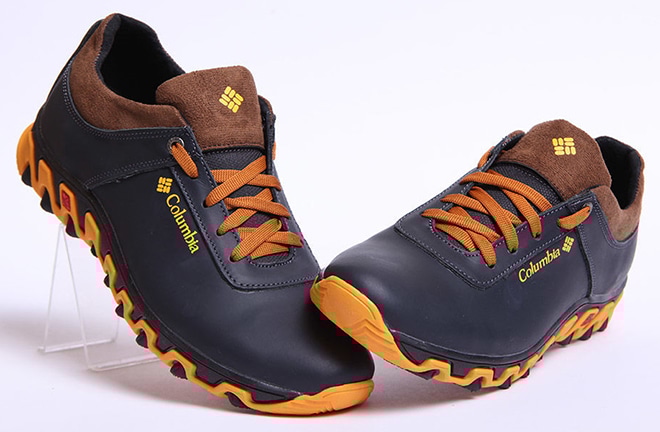 Кожаные кроссовки