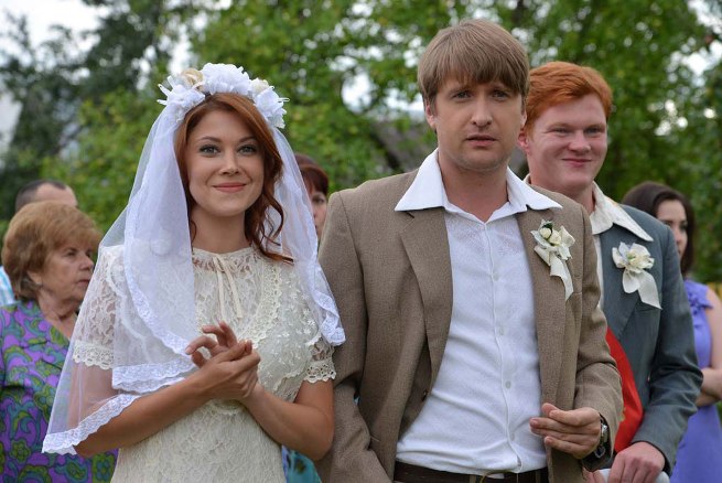 Сериал «Черная кровь»: актриса Мария Пирогова в роли Оли в юности Сериал «Черная кровь»: актриса Мария Пирогова в роли Оли в юности
