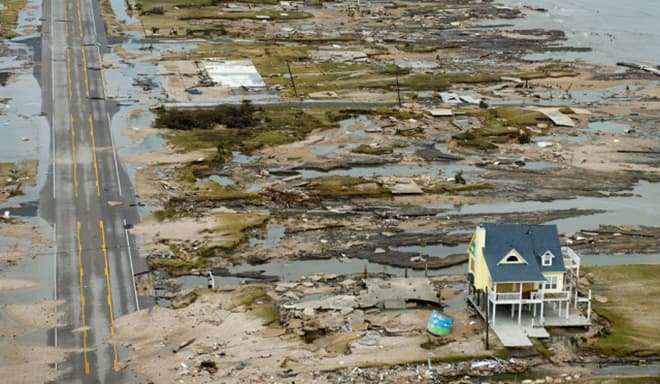 Разрушения, нанесенные ураганом “Айк”
