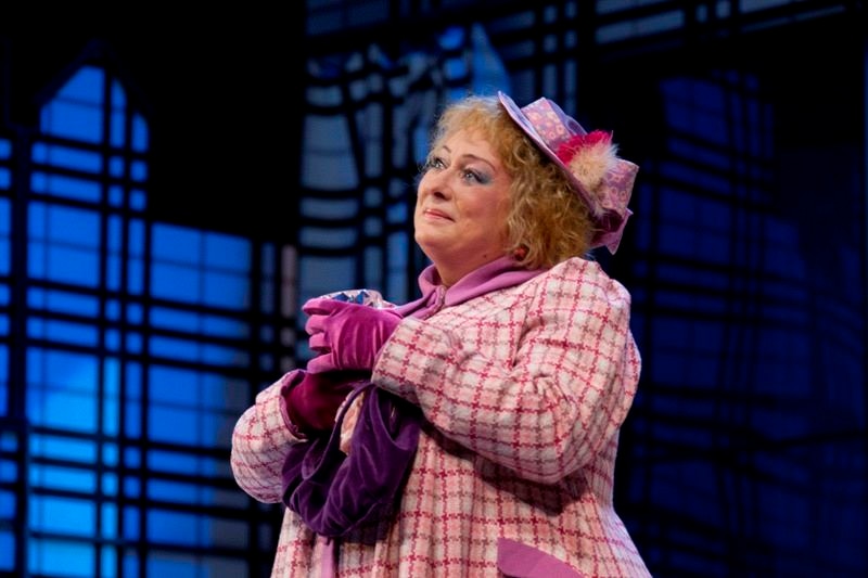 Мария Аронова на сцене театра имени Вахтангова