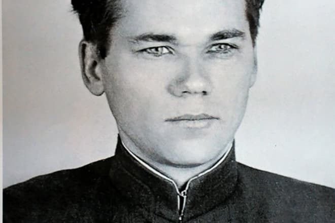 Михаил Калашников в молодости